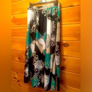 EST. 1946 Skirt/Poshmark NWOT women’s size large.